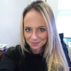 Meet your Posher, Christina